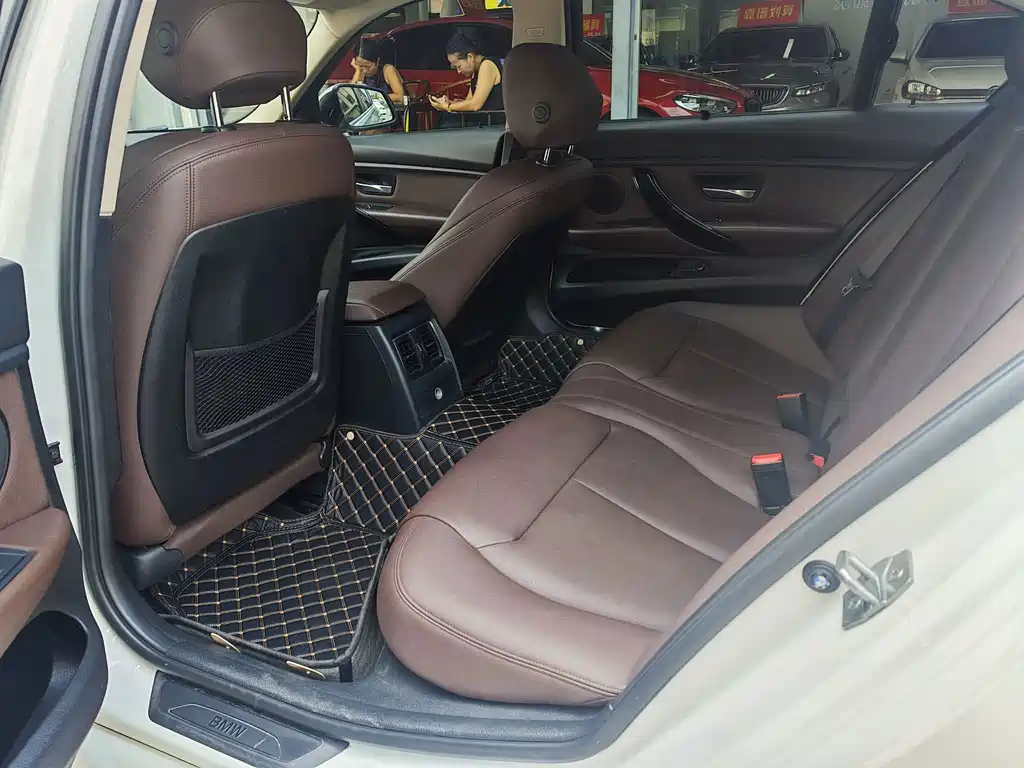 BMW 3 Series — миниатюра 8