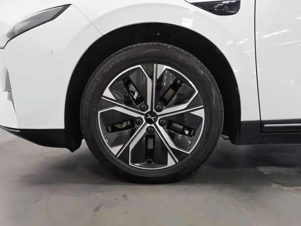 XPeng P5 — миниатюра 17