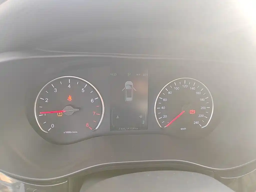 BYD MAX — миниатюра 12