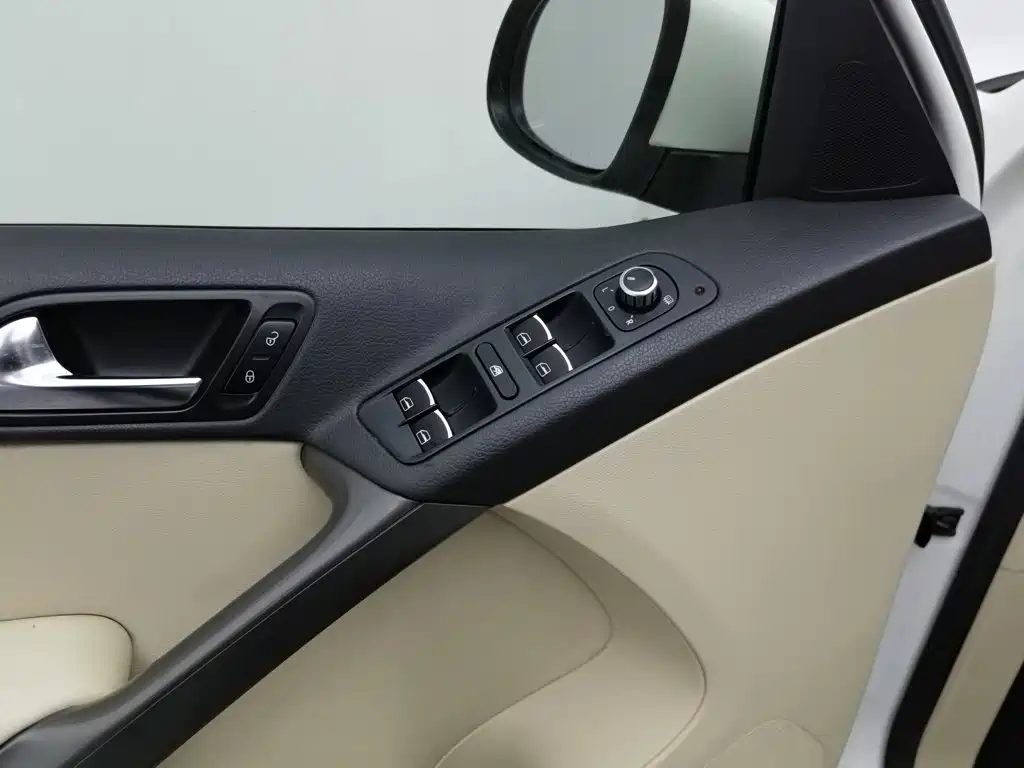 Volkswagen Tiguan — миниатюра 9
