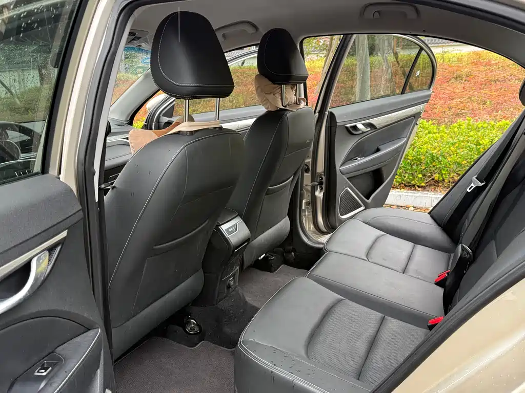 Geely Emgrand — миниатюра 7