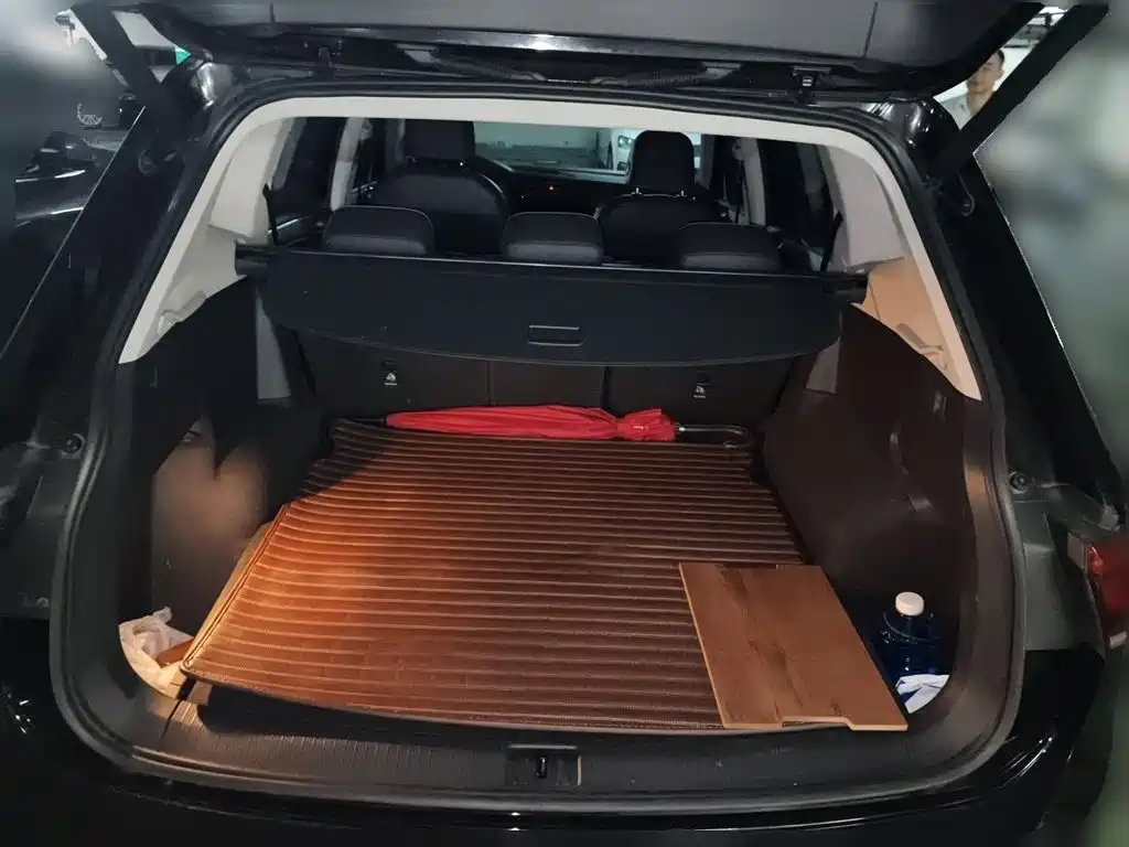 Volkswagen Tiguan L — миниатюра 10