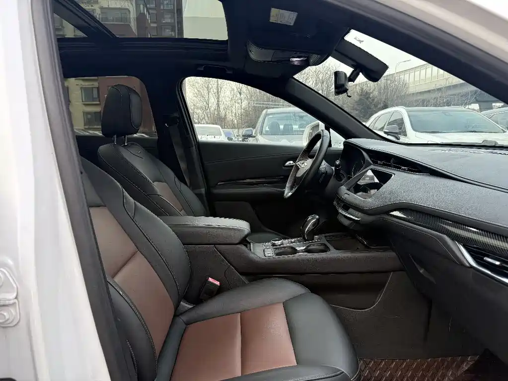 Cadillac XT4 2018 28T