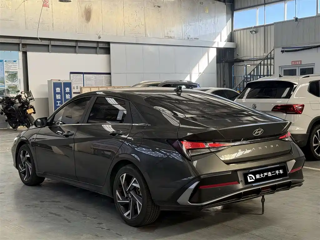Hyundai Elantra — миниатюра 4