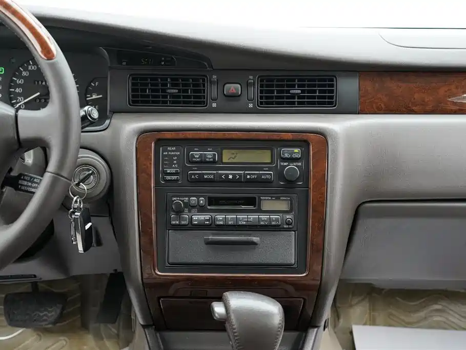 Toyota Crown (Import) — миниатюра 18