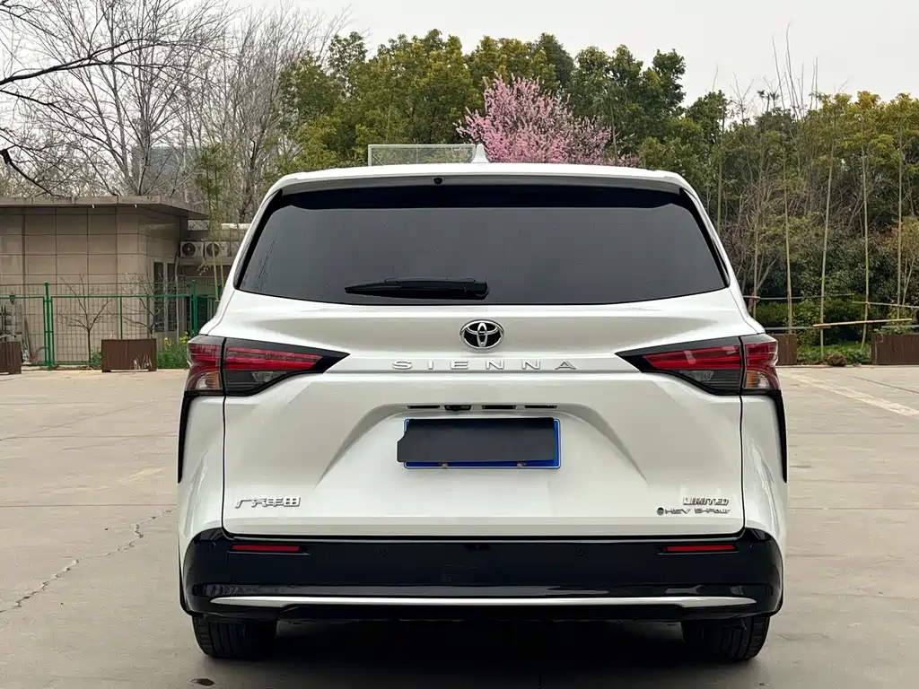TOYOTA SIENNA