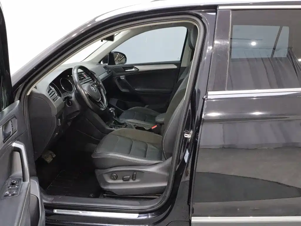 Volkswagen Tiguan L — миниатюра 11