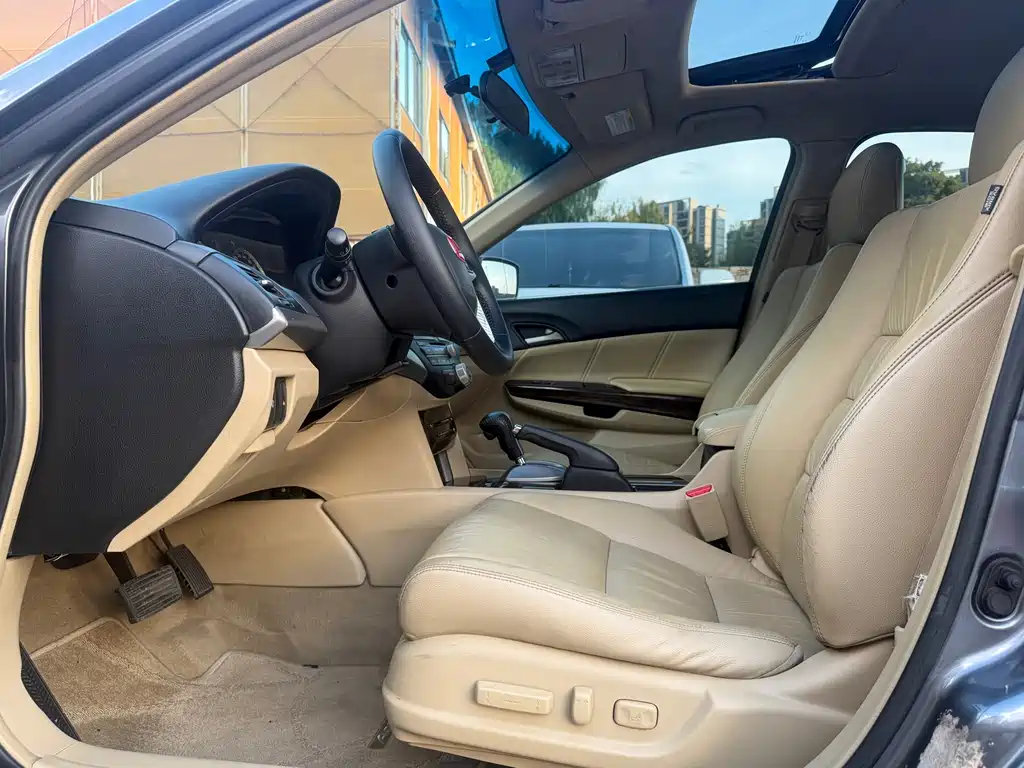 Honda Accord — миниатюра 7