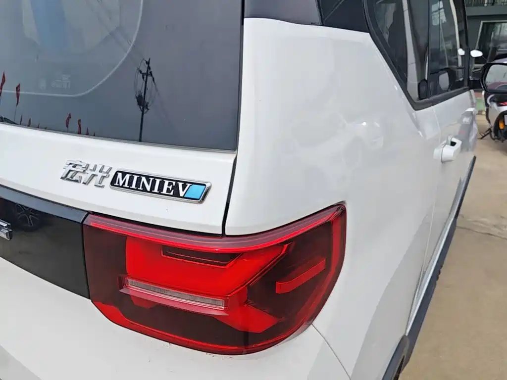 Wuling MINIEV — миниатюра 8