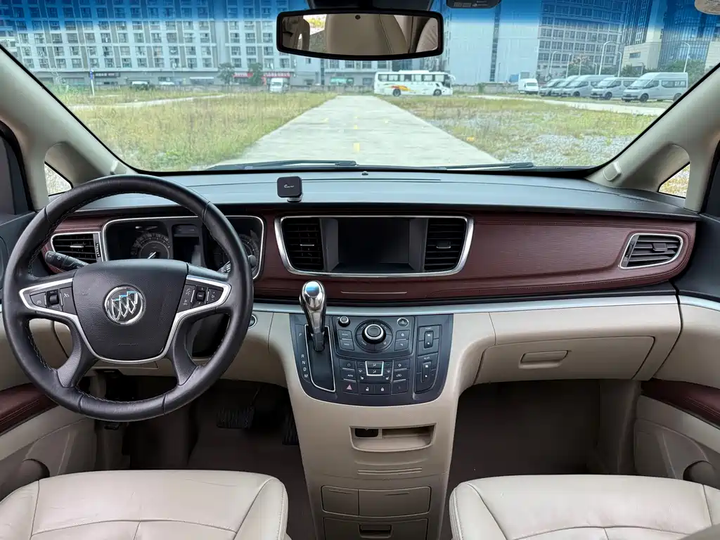 Buick GL8 — миниатюра 13