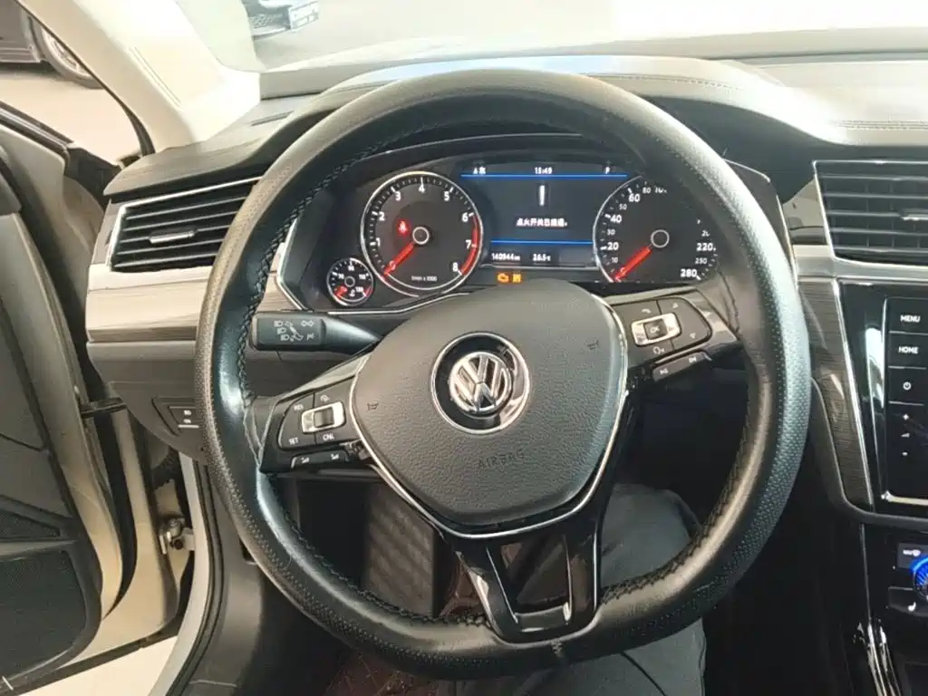 Volkswagen Phideon — миниатюра 11