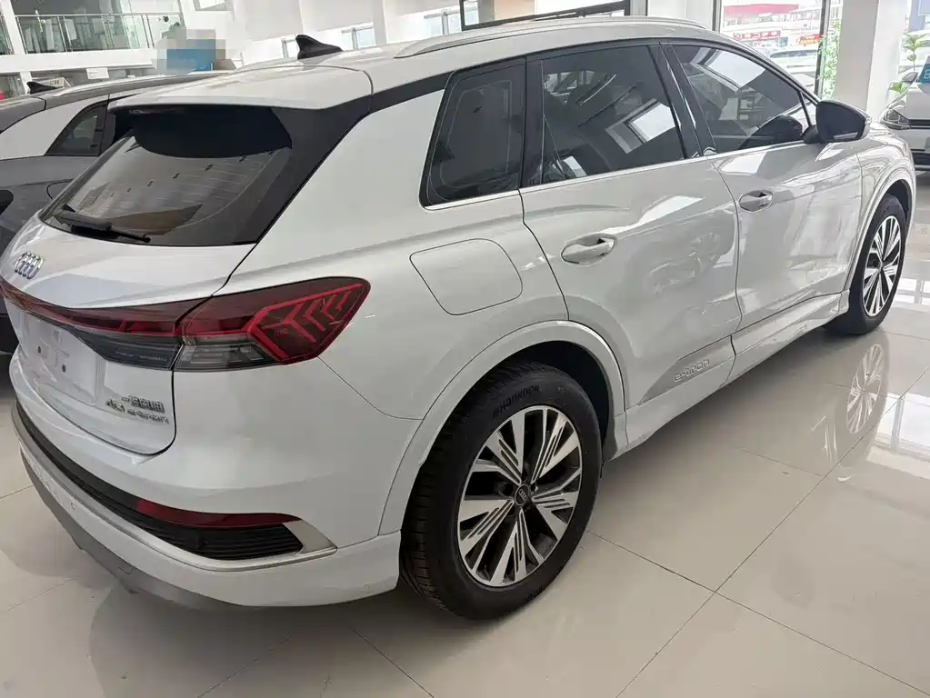 Audi Q4 e-tron — миниатюра 5