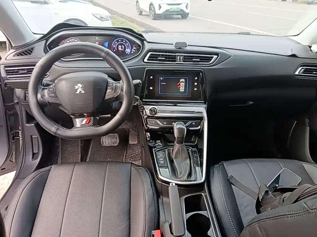 Peugeot 308 — миниатюра 10