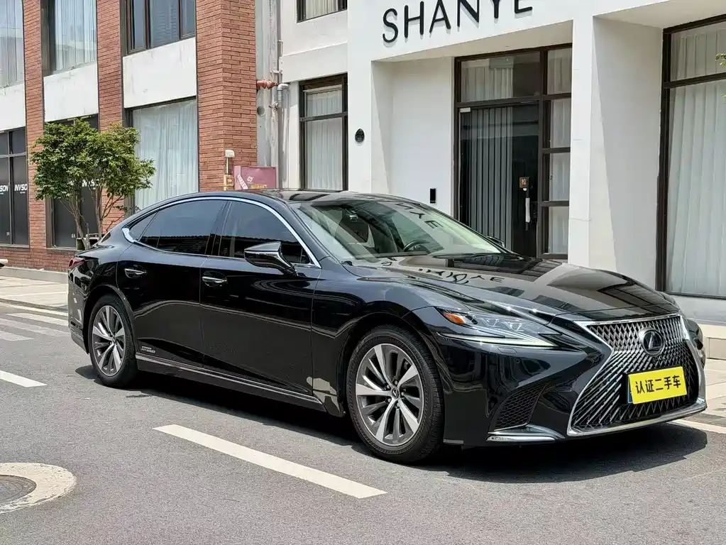 Lexus LS — миниатюра 7