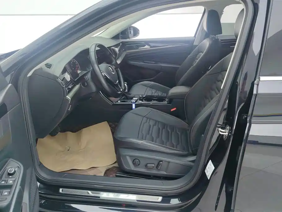 Volkswagen Passat 2021 330TSI Elite