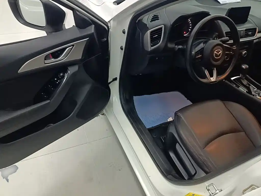 Mazda 3 Axela — миниатюра 21