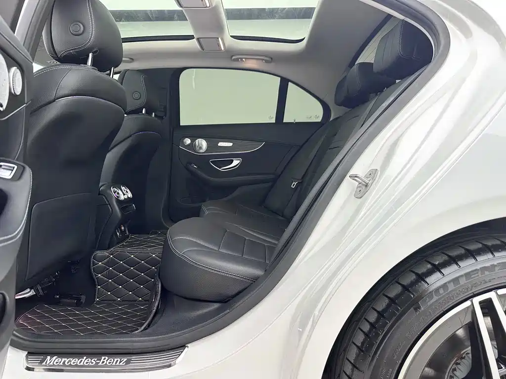 Mercedes-Benz C-Class — миниатюра 6