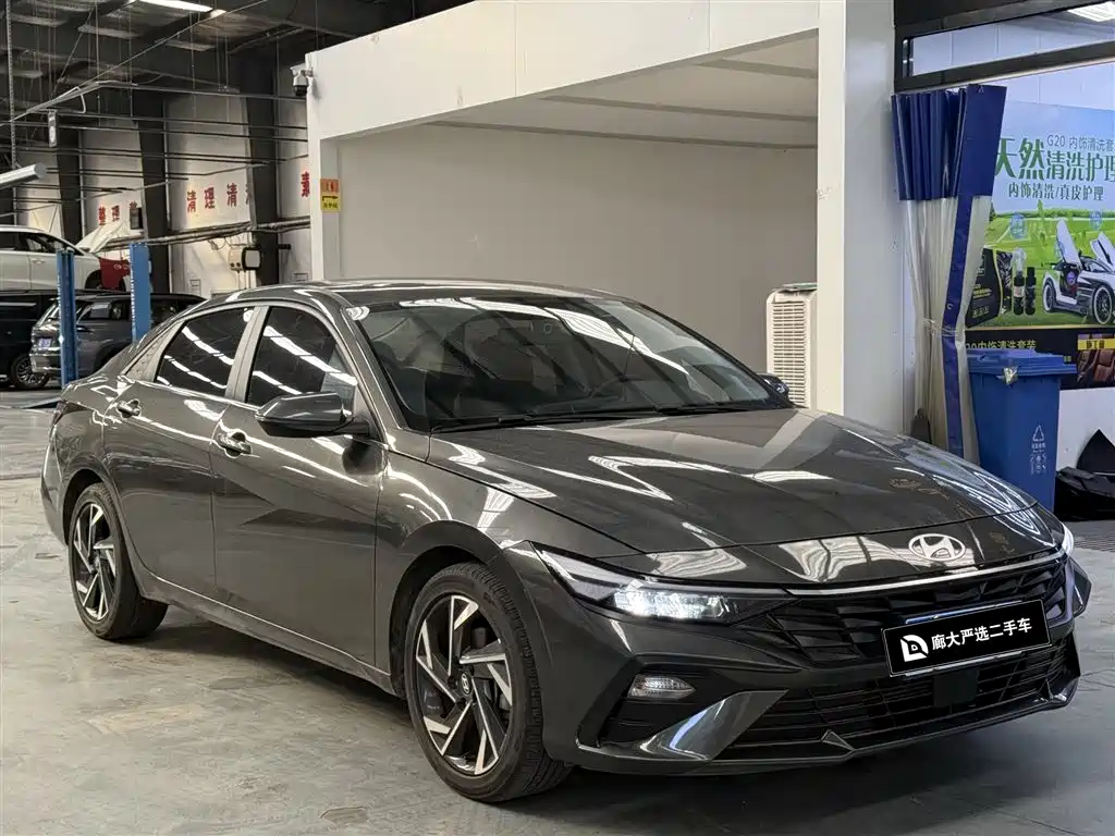 Hyundai Elantra — миниатюра 3