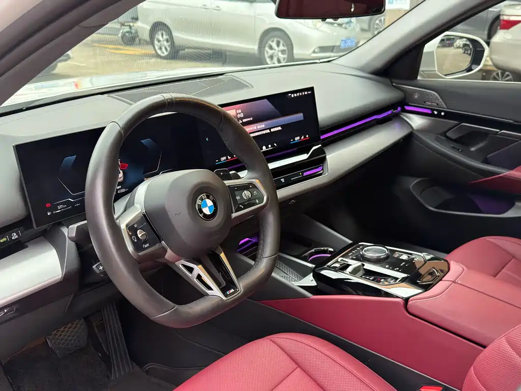 BMW 5 Series — миниатюра 8