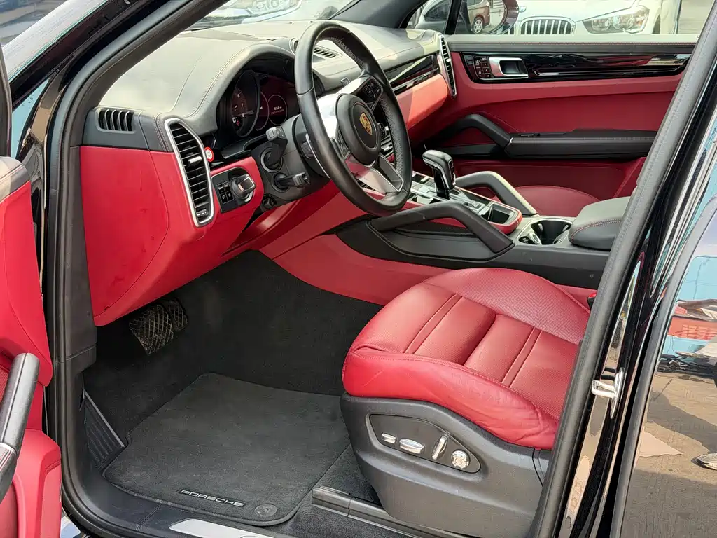 Porsche Cayenne — миниатюра 7