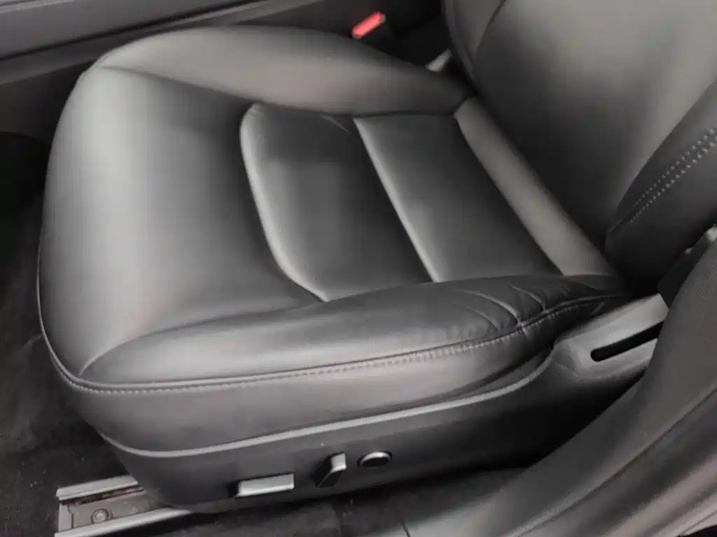 Tesla Model 3 — миниатюра 20