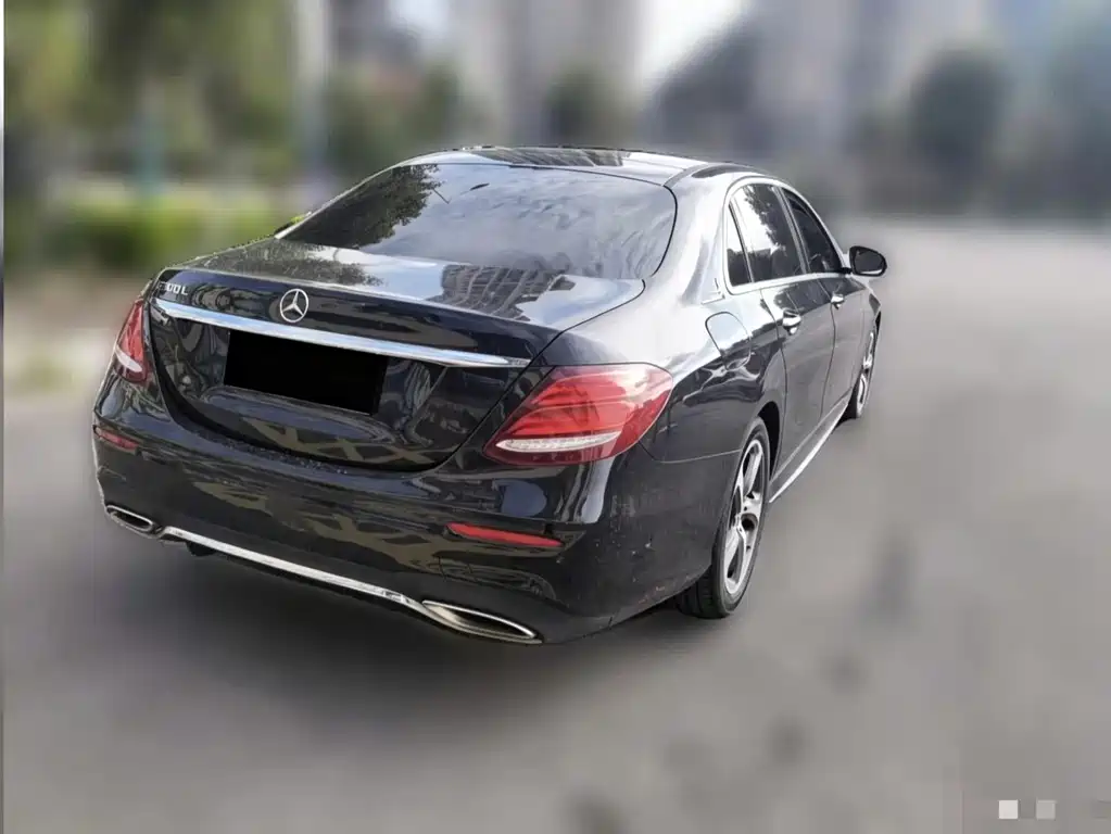 Mercedes-Benz E-Class — миниатюра 9