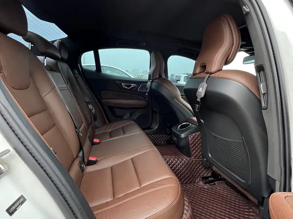 Volvo S60 — миниатюра 5