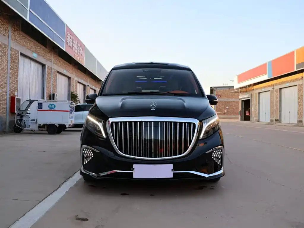 Mercedes-Benz V-Class — миниатюра 2