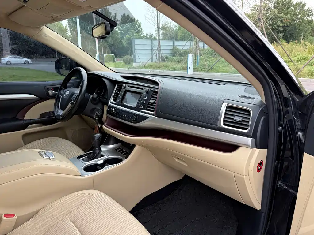 Toyota Highlander — миниатюра 15