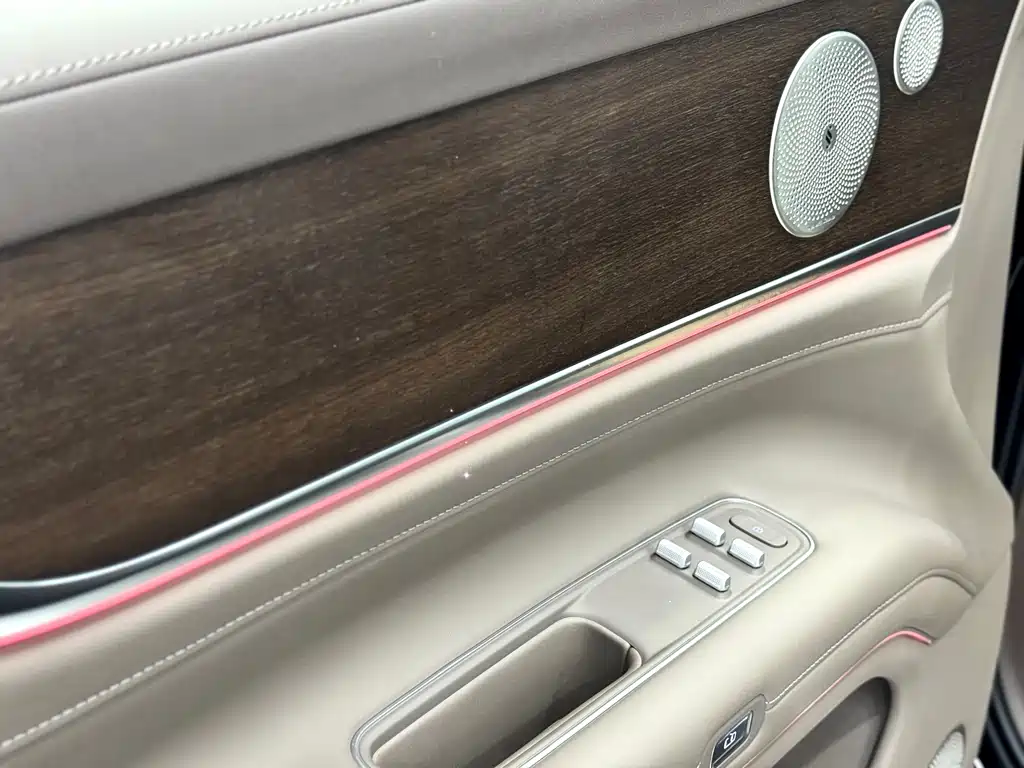 AITO ASK THE WORLD M9