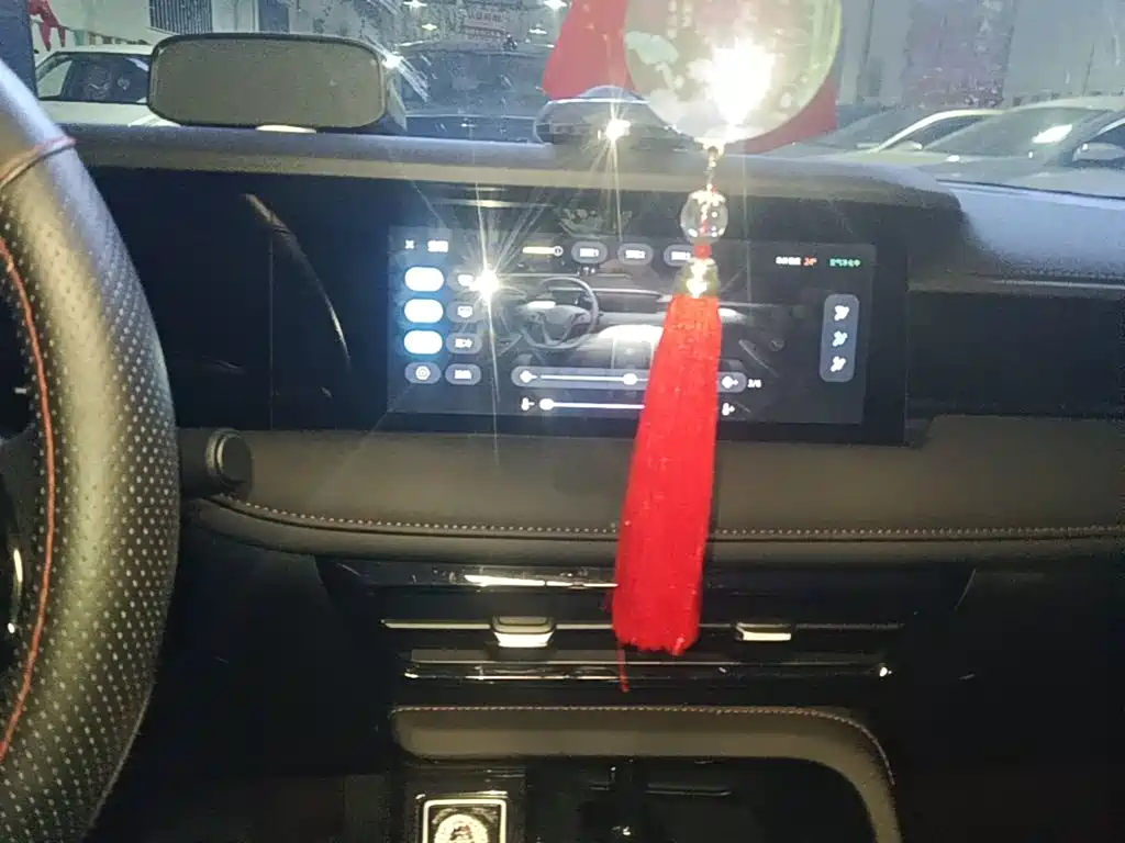 Roewe i5 — миниатюра 13