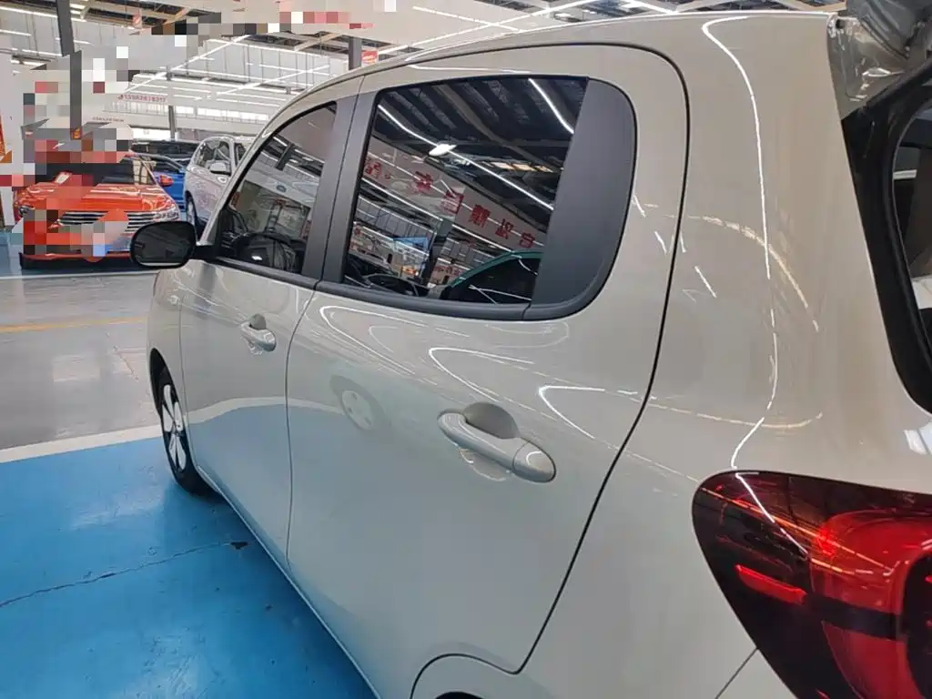 Wuling MINIEV — миниатюра 5