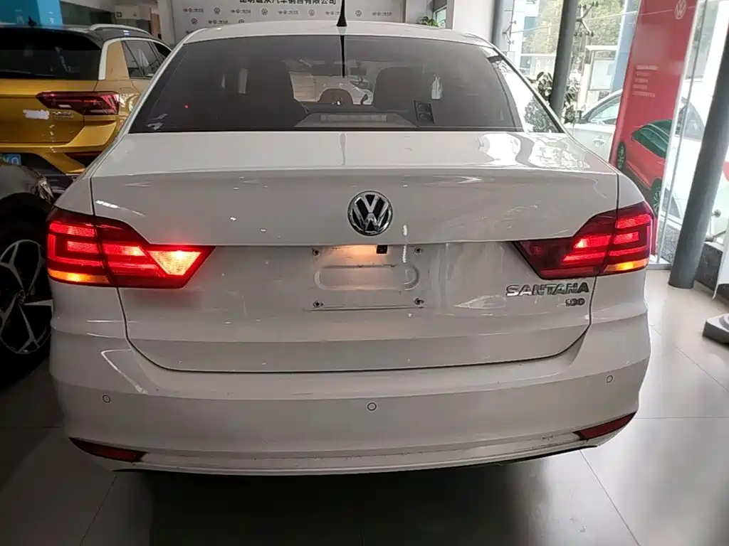 Volkswagen Santana — миниатюра 6