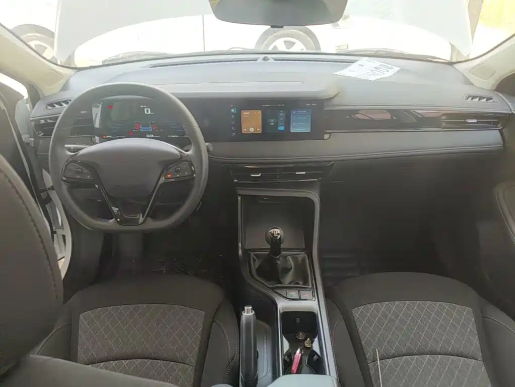 Roewe i5 — миниатюра 6