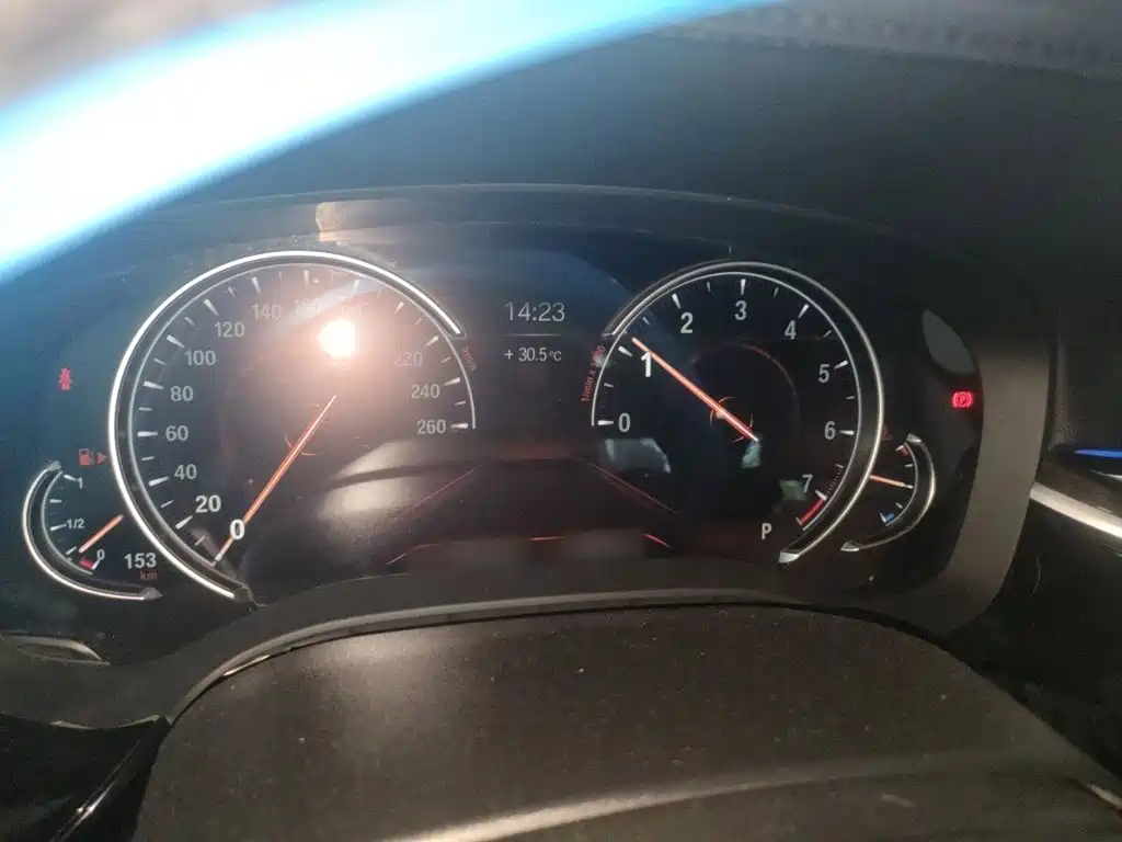 BMW 5 Series — миниатюра 4