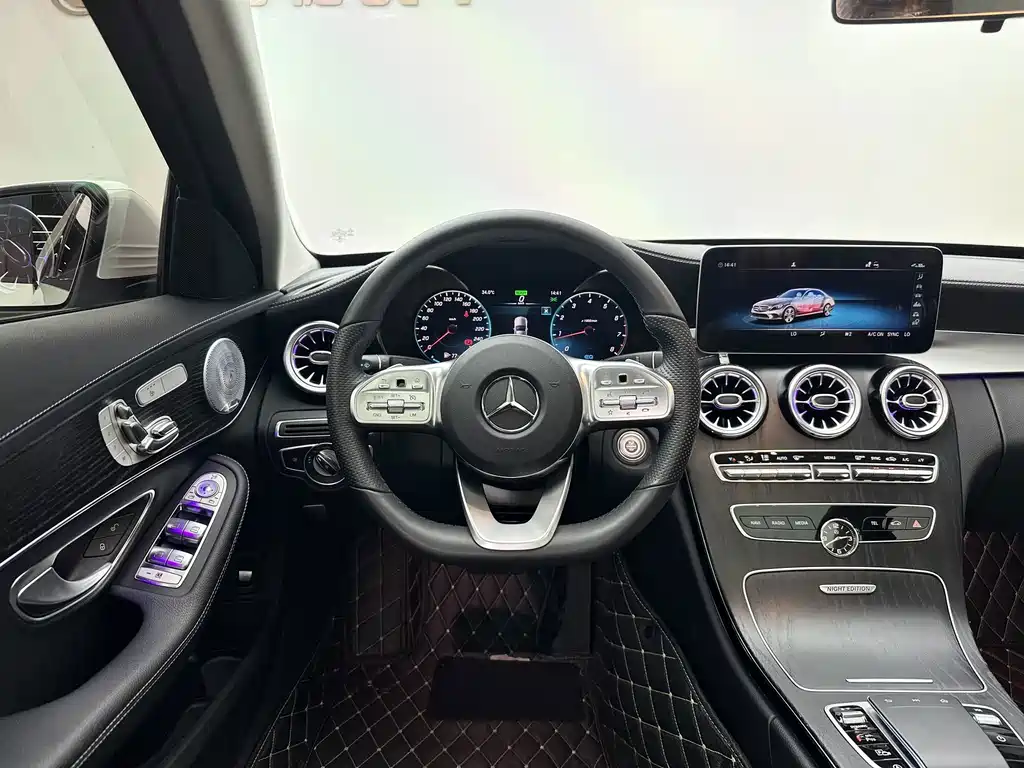 Mercedes-Benz C-Class — миниатюра 3