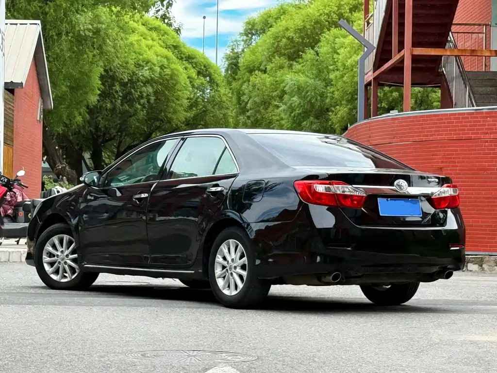 Toyota Camry — миниатюра 7