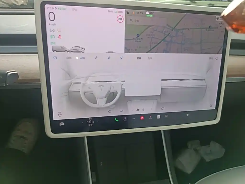 Tesla Model 3 — миниатюра 18