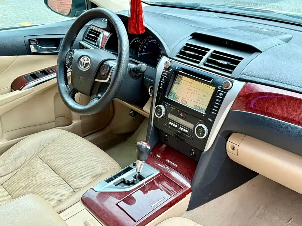 Toyota Camry — миниатюра 19