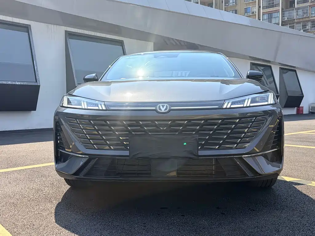 Changan Eado — миниатюра 2