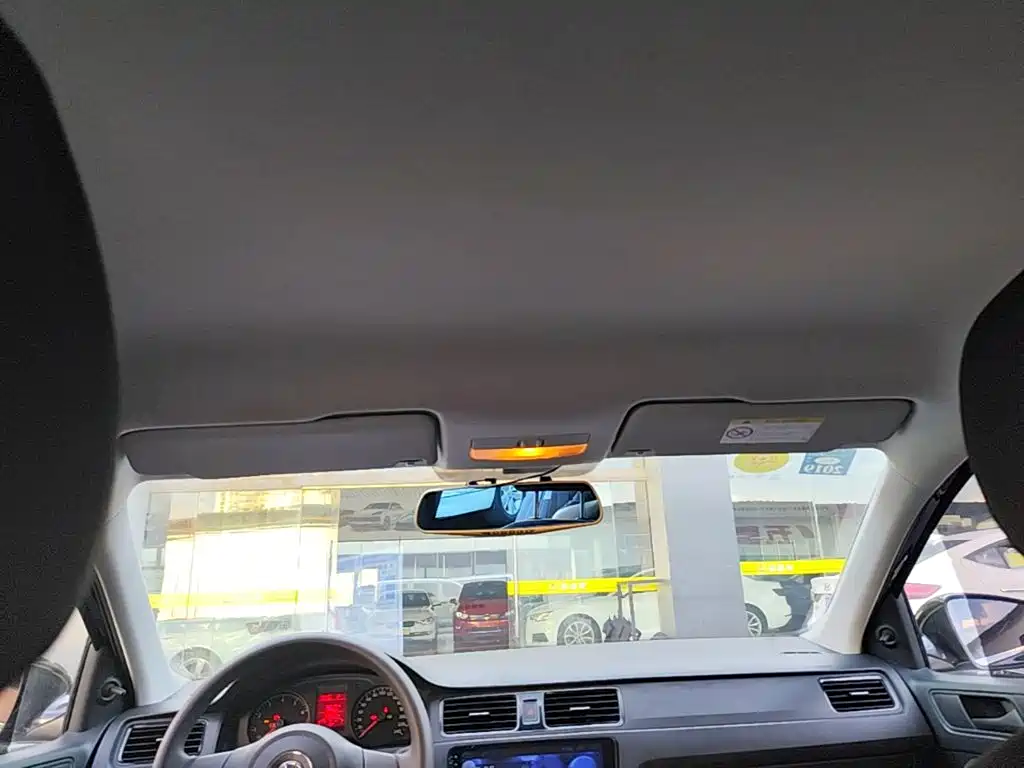 Volkswagen Santana — миниатюра 18