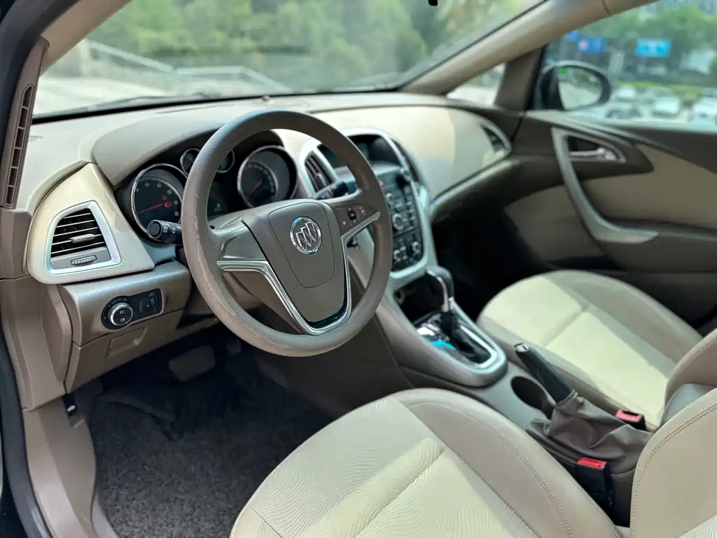 Buick Excelle — миниатюра 9