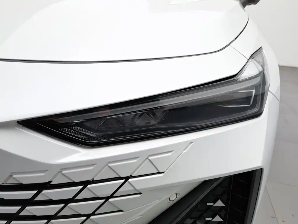 Changan UNI-V — миниатюра 7
