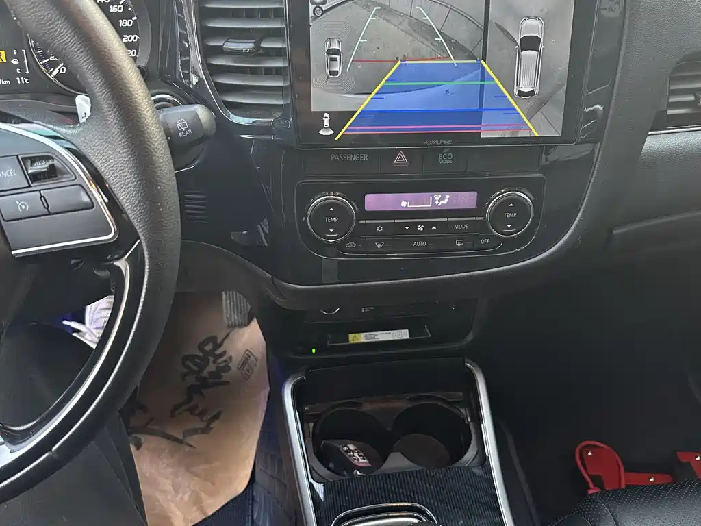 MITSUBISHI OUTLANDER