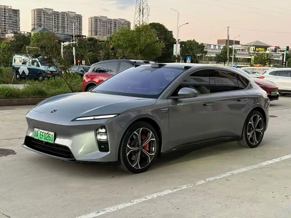 NIO ET5