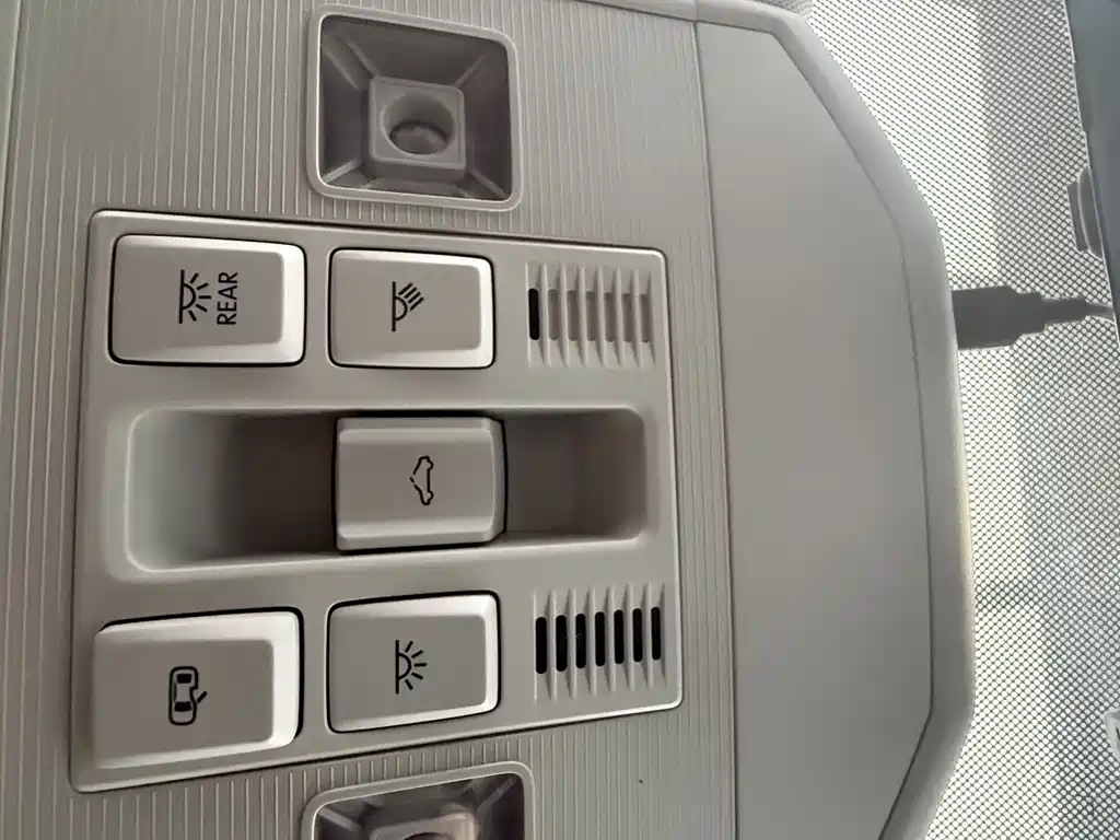 VOLKSWAGEN T ROC EXPLORING SONGS