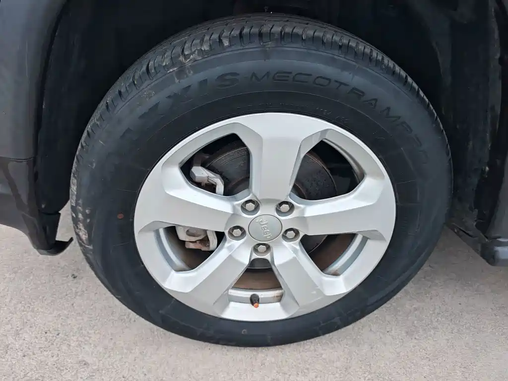 Jeep Compass — миниатюра 9