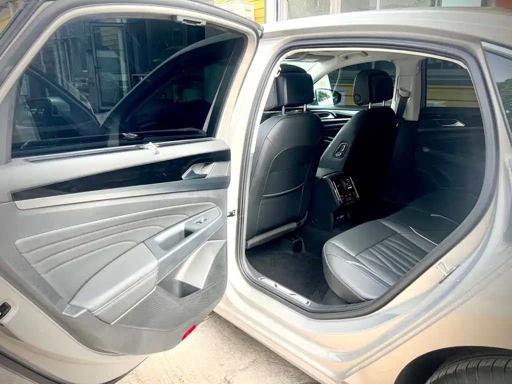 Volkswagen Passat PHEV 430PHEV Hybrid Luxury Edition, фото 12