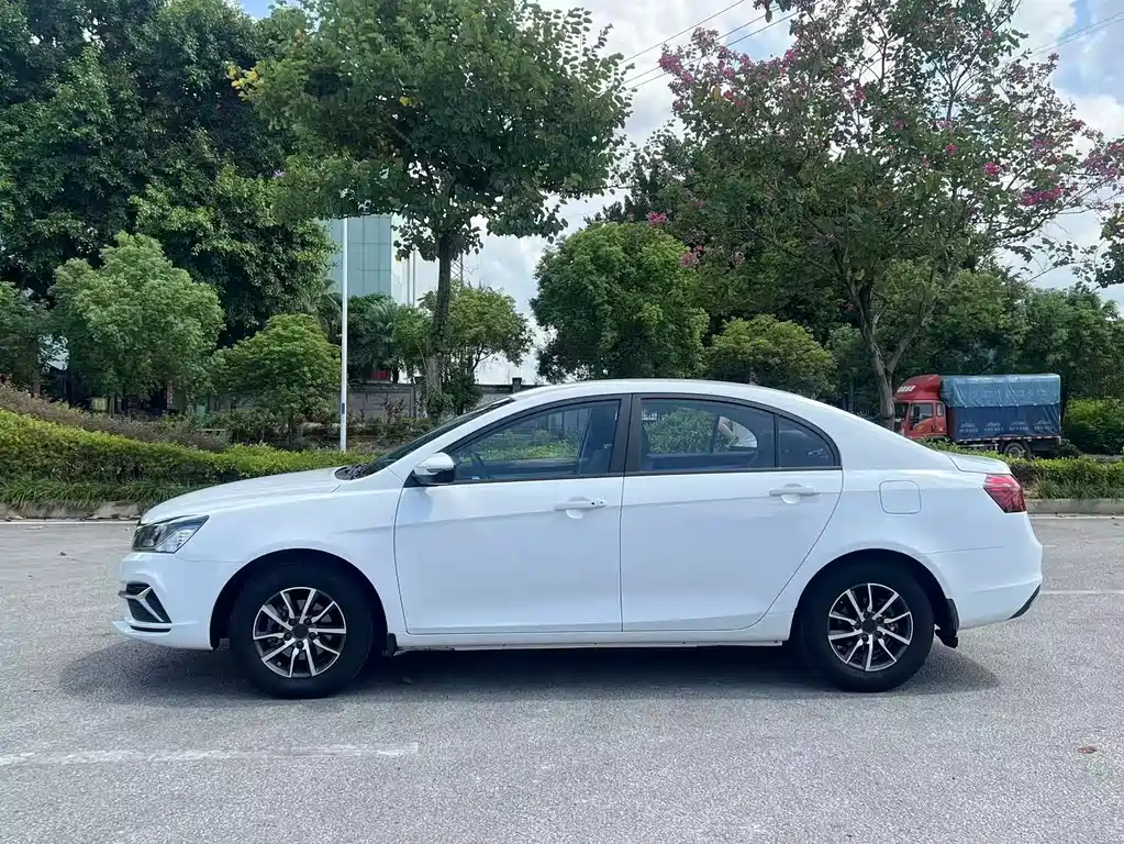 Geely Emgrand — миниатюра 4