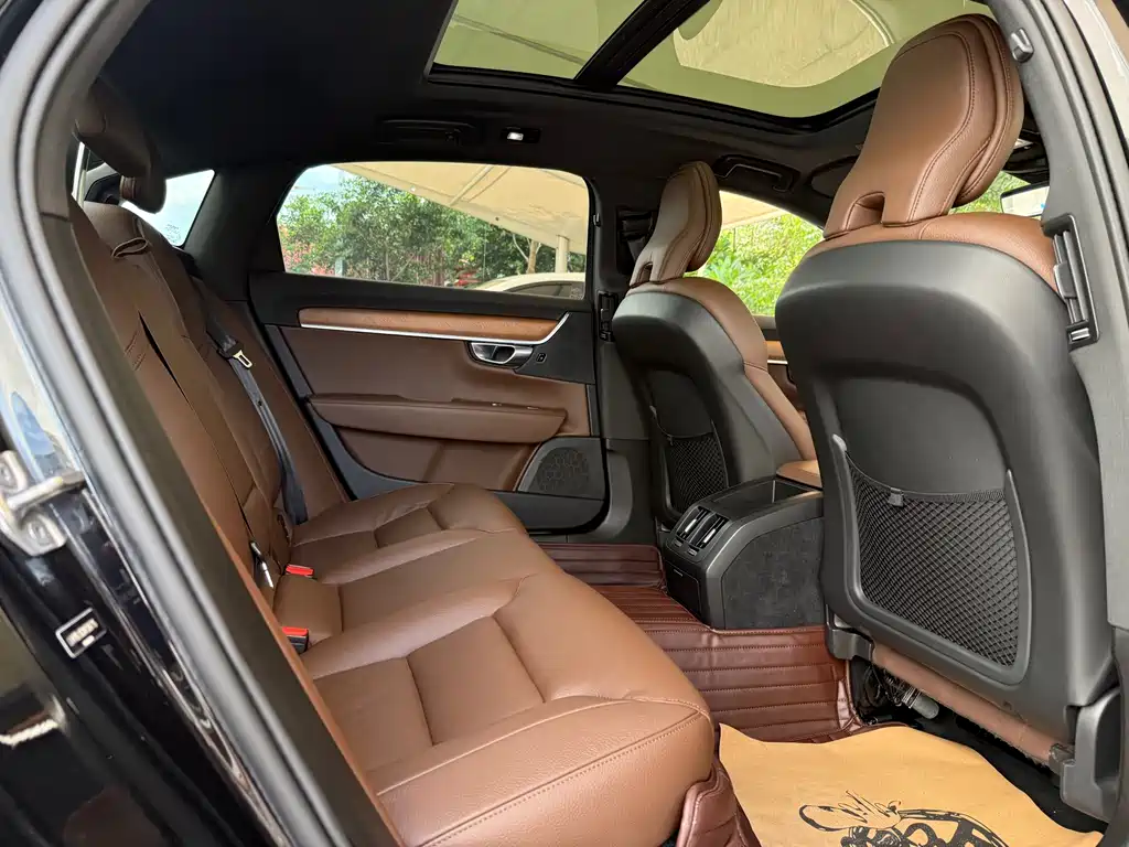 Volvo S90 — миниатюра 11